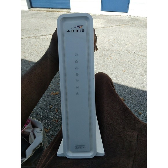 Motorola ARRIS SBG6782-AC SURFboard DOCSIS 3.0 Cable Modem & Wi-Fi Router - Picture 1 of 6